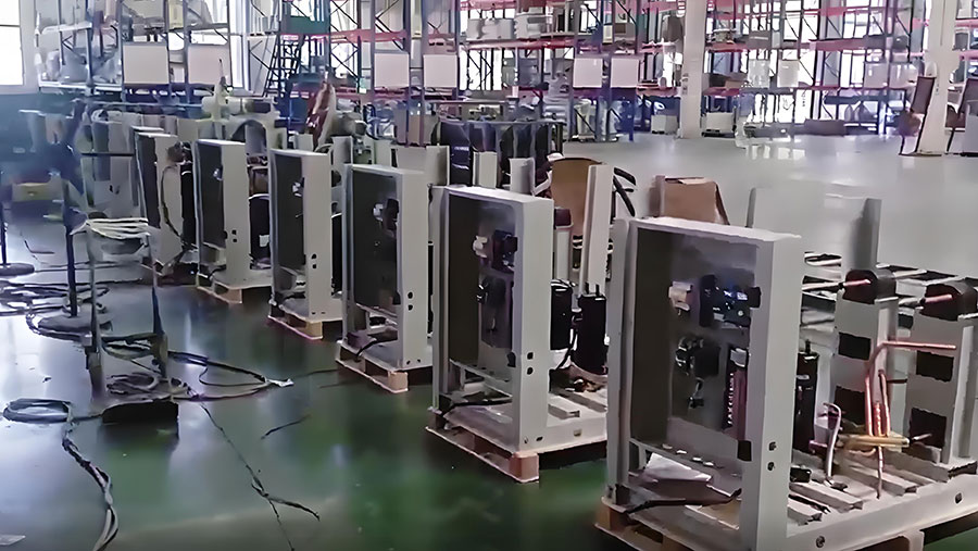 Мини чиллер с водяным охлаждением на спиральных компрессорах